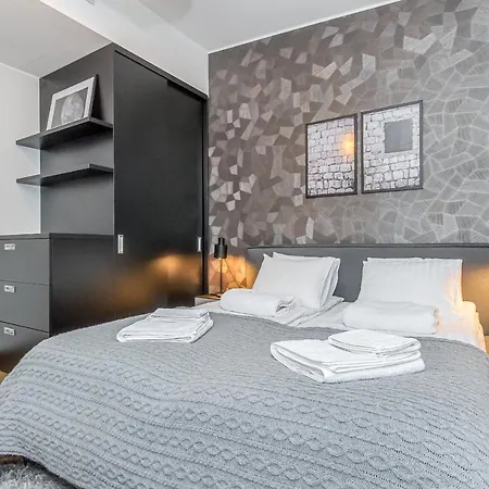 Iconic Luxury Penthouse In Heart Of
