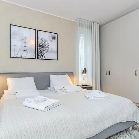 Διαμέρισμα Iconic Luxury Penthouse In Heart Of *