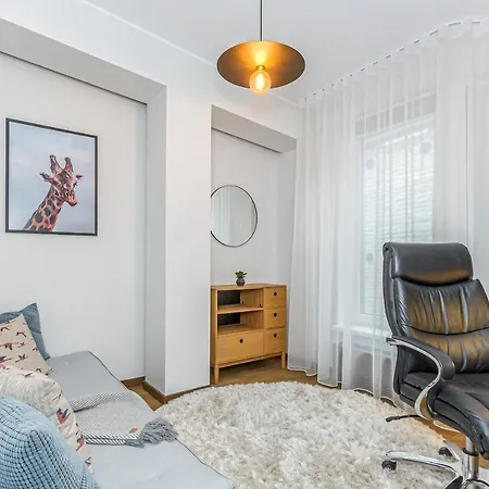 Iconic Luxury Penthouse In Heart Of