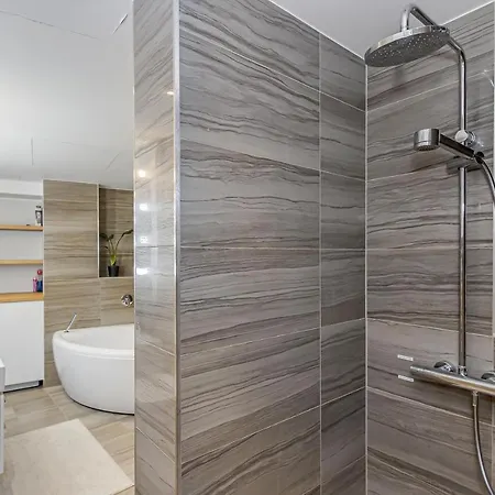Iconic Luxury Penthouse In Heart Of Appartement